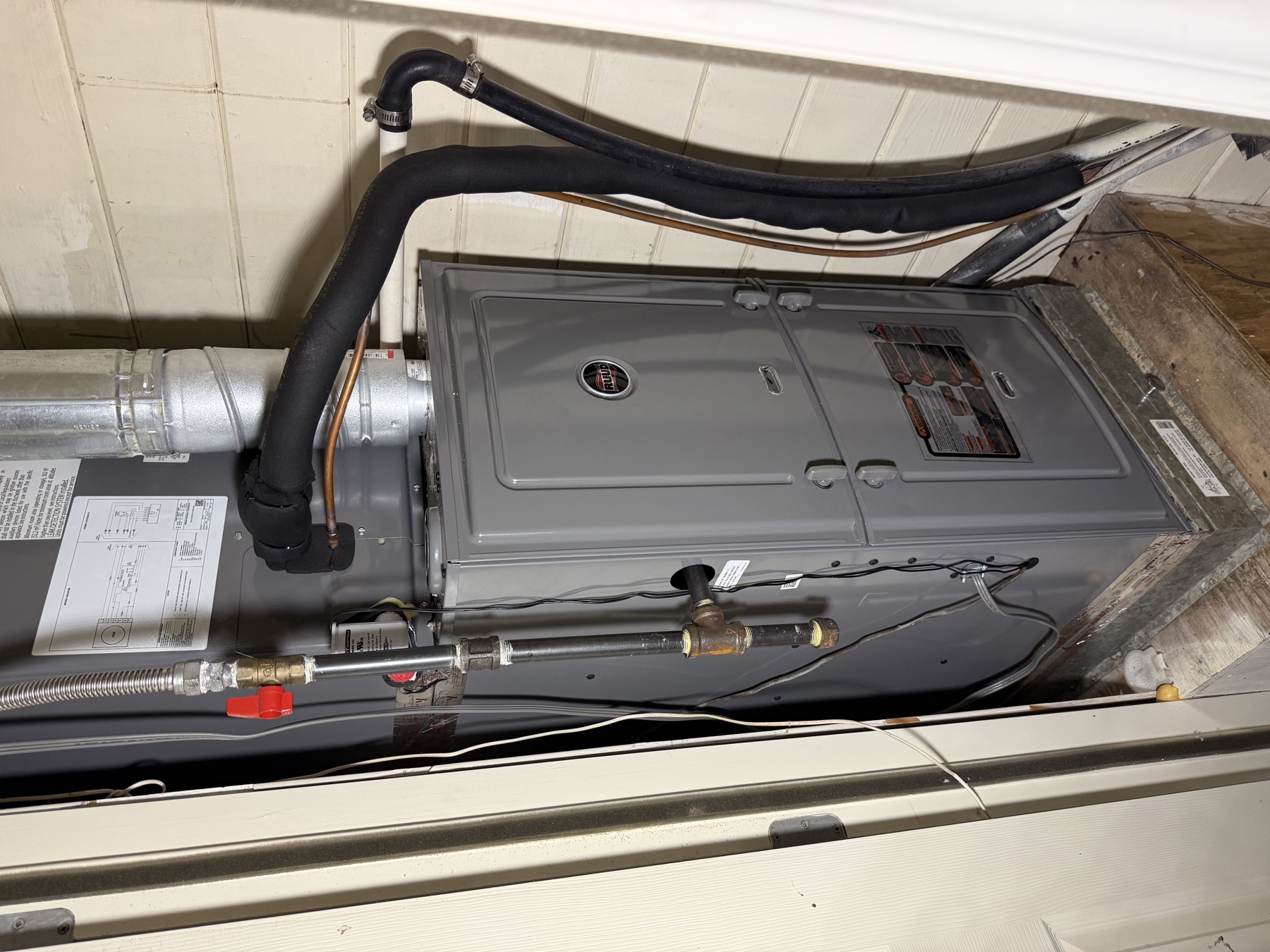 Replacement Rheem furnace with new copper and gas connections installed by EZ Heating and Cooling